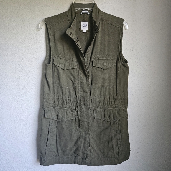 GAP Tencel Utility Vest - Picture 2 of 6